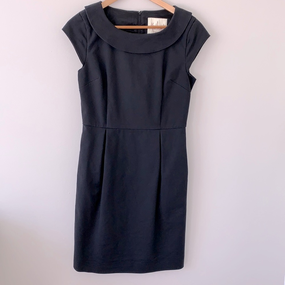 Women’s Black dress with collar and pockets